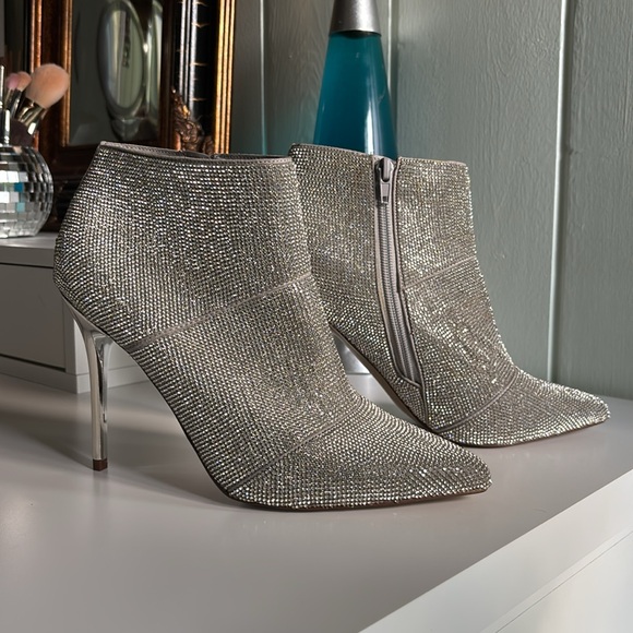 STEVE MADDEN Elysia Rhinestone Booties with Chrome Heel (Size 9) - Picture 6 of 13